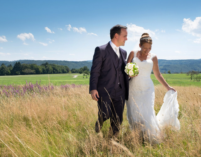 Hochzeitsbilder im Freien von Hochzeitsfotografin Leonie Baumgärtner in Murg.