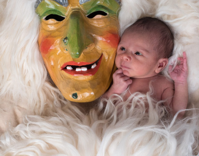 Babybilder an Fasching von Fotografin Leonie Baumgärtner.