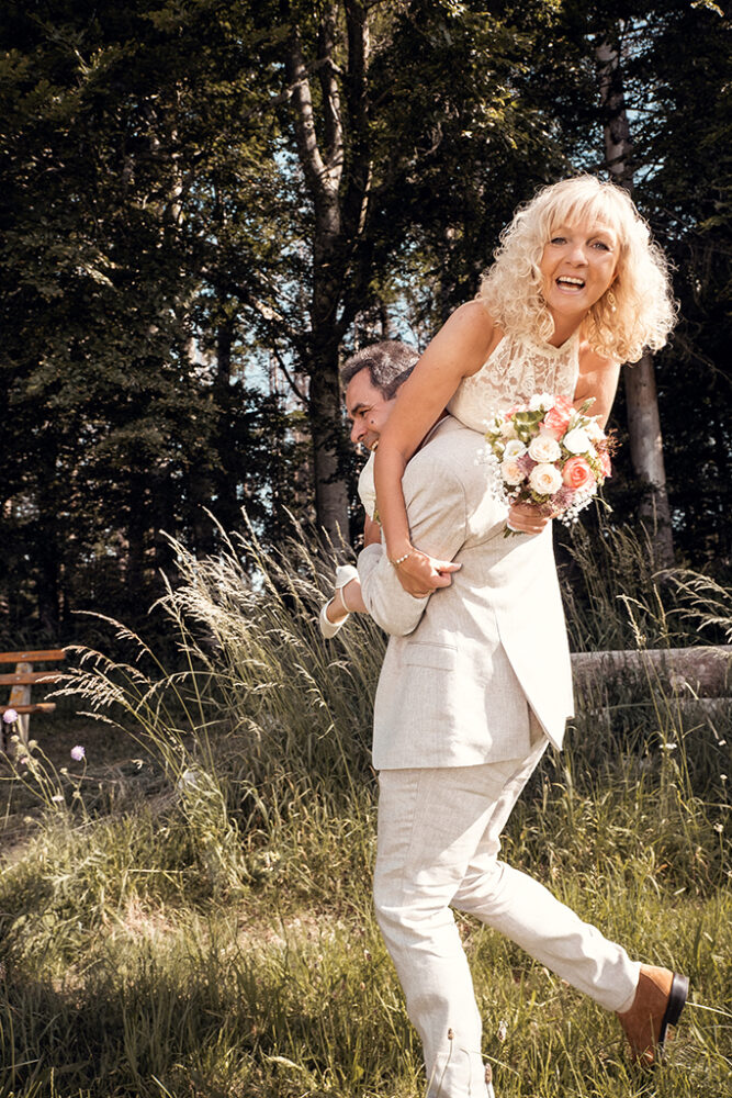 emotionale Hochzeitsfotos von Hochzeitsfotografin Leonie Baumgärtner in Murg von Fotoatelier Blickfang, Hochrhein, Waldshut, Bad Säckingen, Aargau
